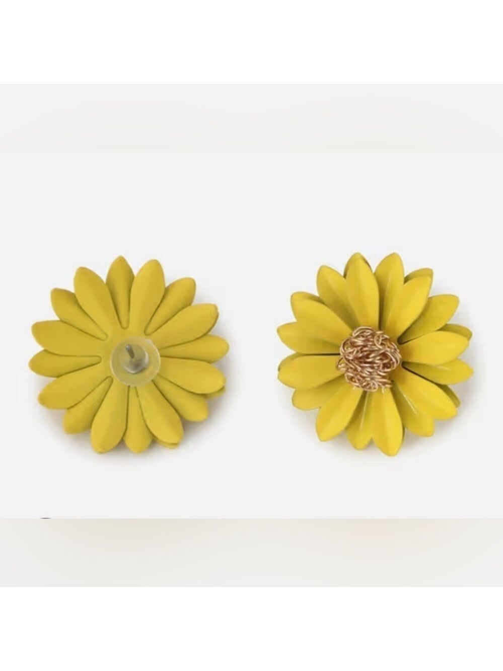 💫$10 add on. NEW Yellow Flower Earrings with gold studded centre